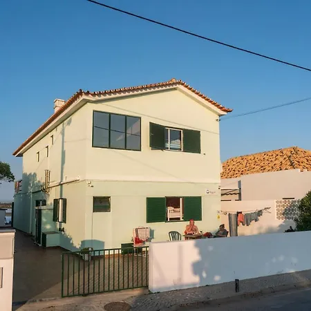 Life Hostal