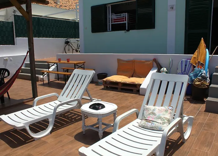 Life Hostel *