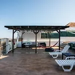 Life Hostel *