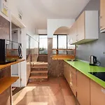 Life Hostel *